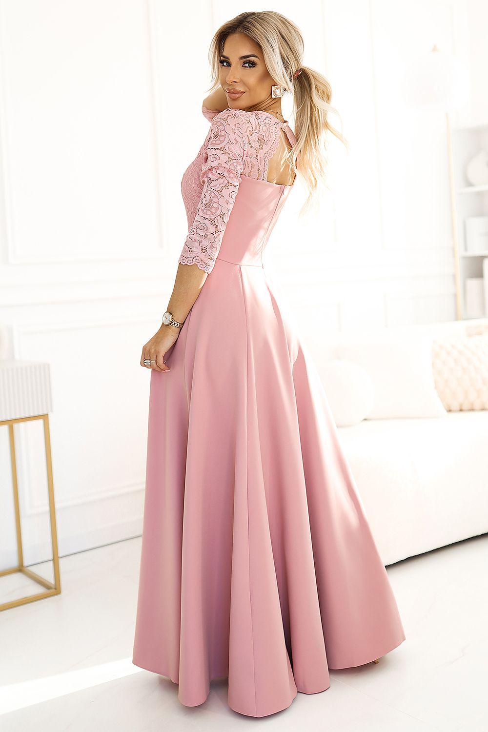 Long dress model 209604 Numoco