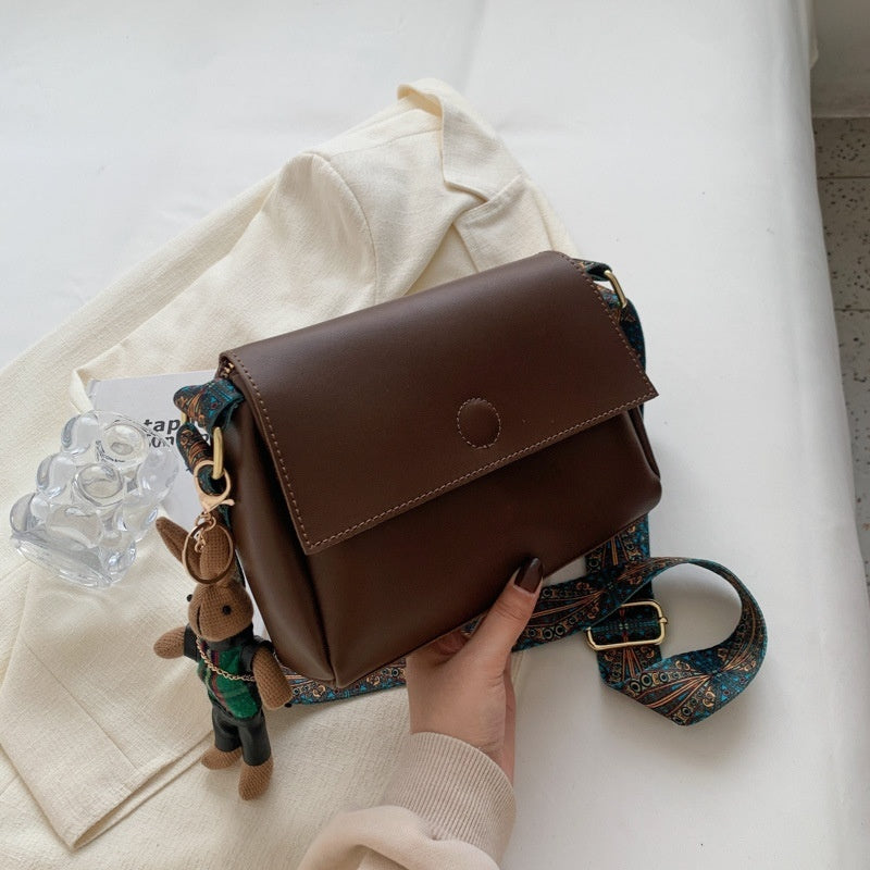 New Retro Easy Matching Women's High-grade Fashion Messenger Bag