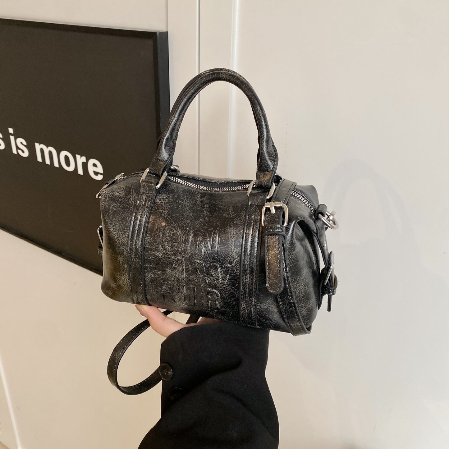 Niche Retro And Fashion All-matching Commuter Shoulder Messenger Bag