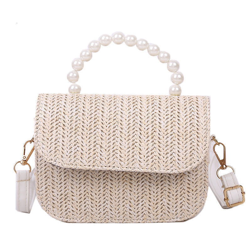 Straw bale for chains in summer