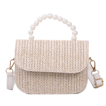 Straw bale for chains in summer