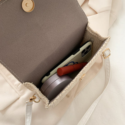 Straw bale for chains in summer