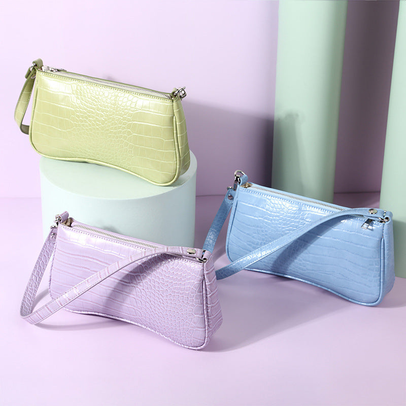 One-shoulder baguette