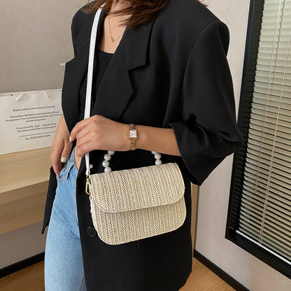 Straw bale for chains in summer