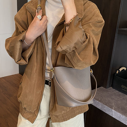 New Retro Simple Large Capacity High-grade Shoulder Messenger Bag