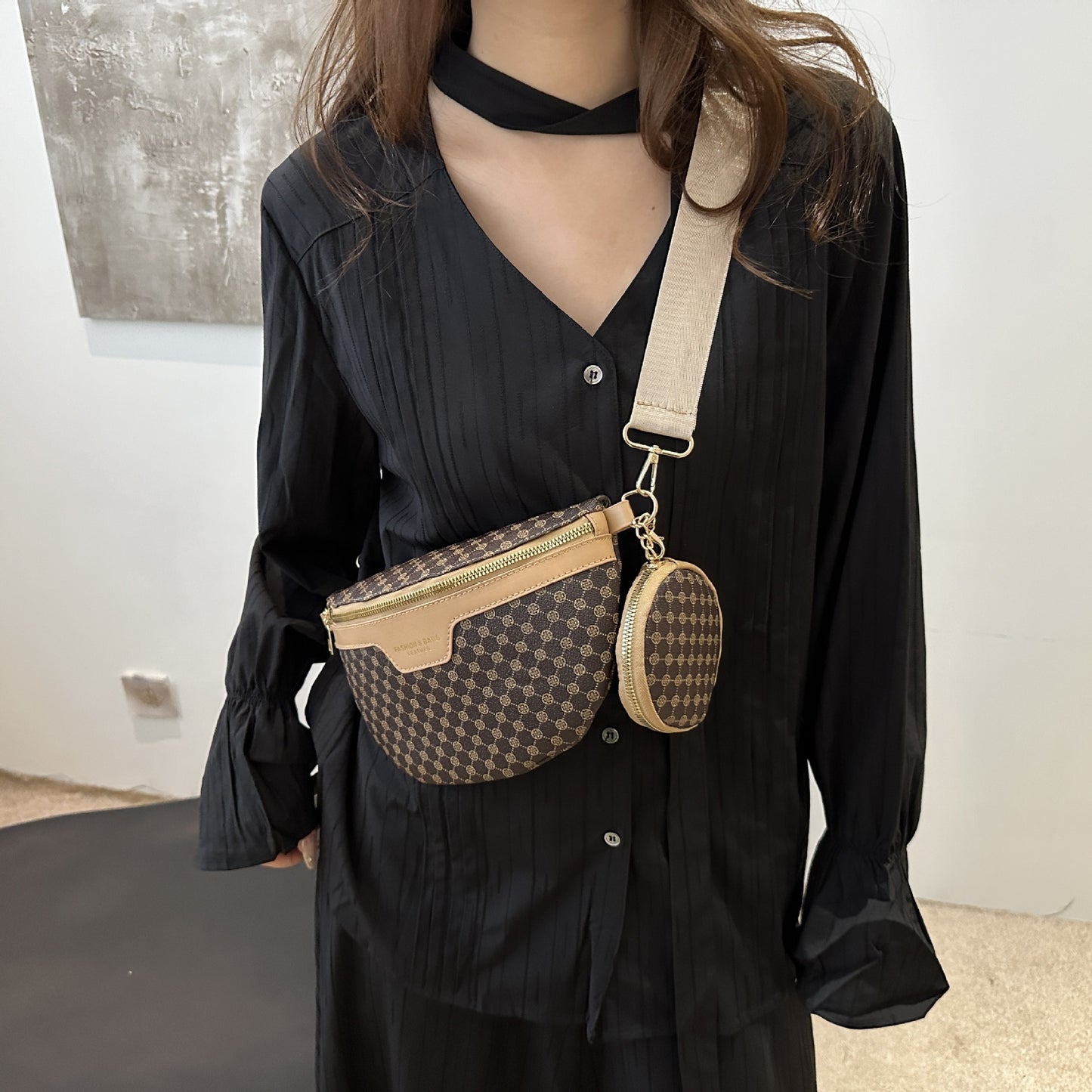 European And American Style Portable Crossbody Personality Retro Printing