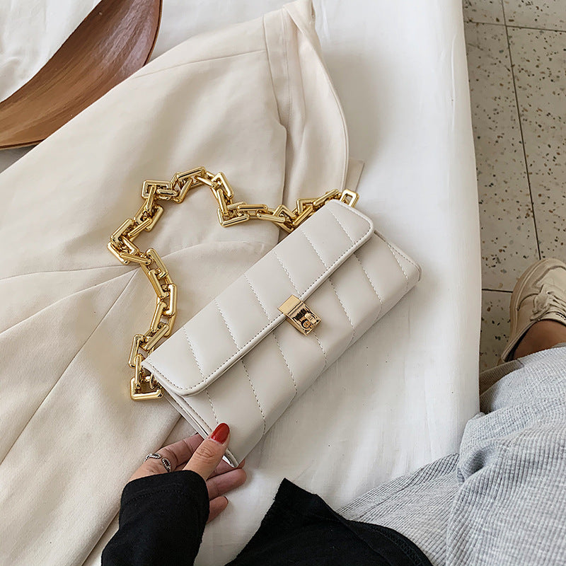 Versatile chain shoulder bag