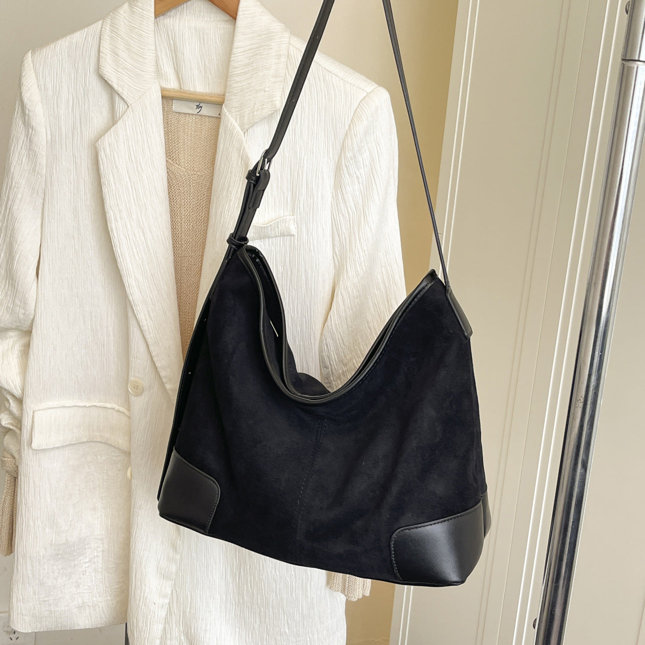 Women's Leather Large-capacity Suede Shoulder Crossbody