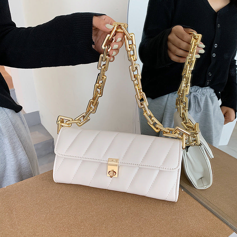 Versatile chain shoulder bag