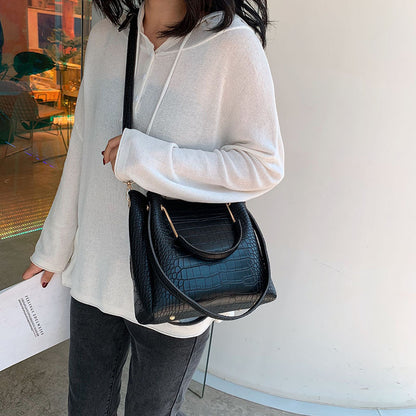 Personalized retro fashion bucket bag