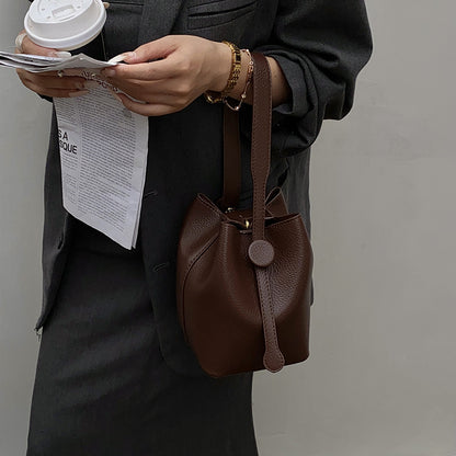 New Retro Simple Large Capacity High-grade Shoulder Messenger Bag