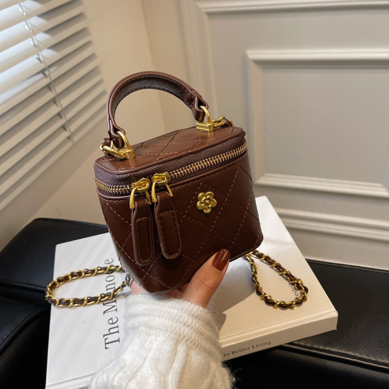 Portable Diamond Chain Mini Satchel