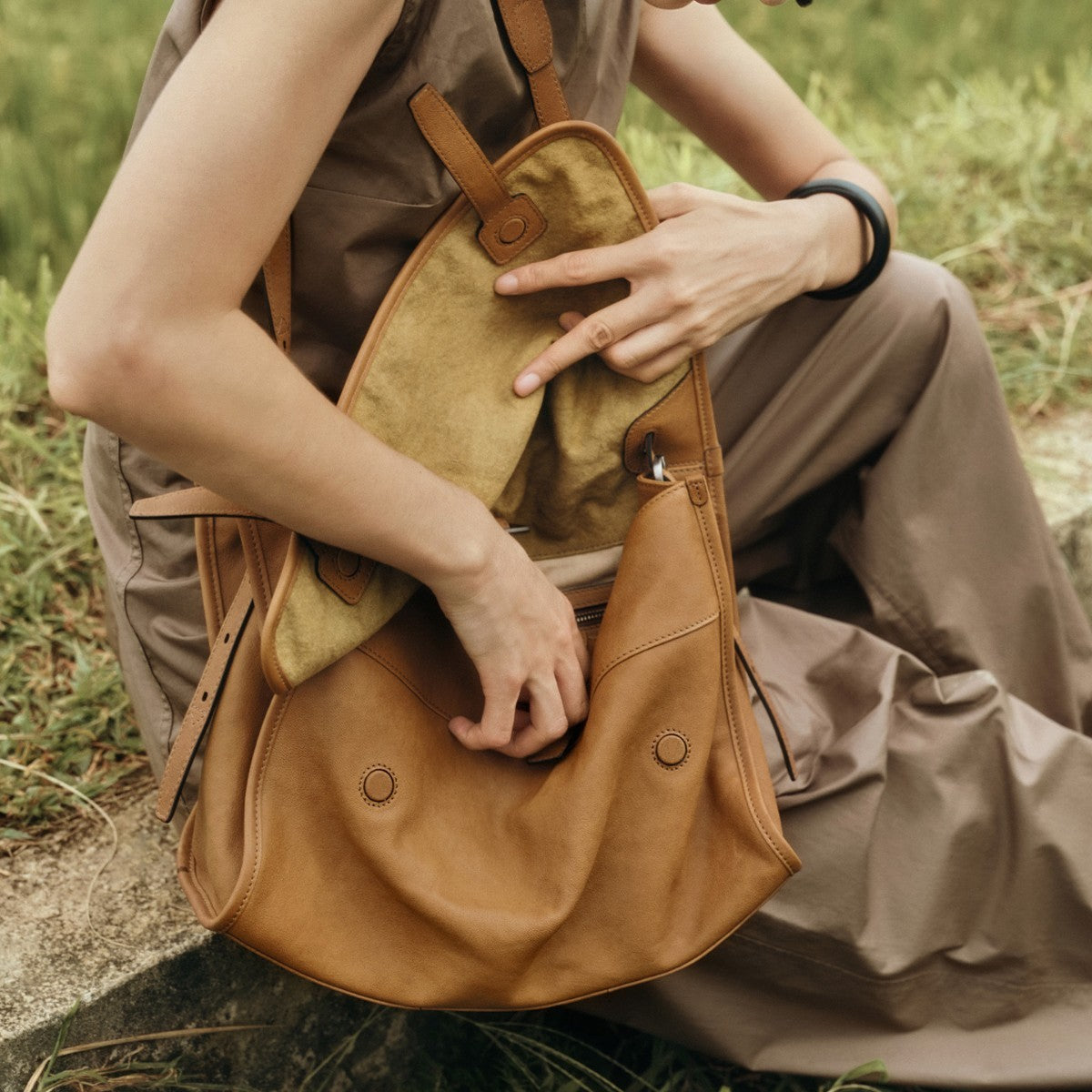 Large Capacity Retro Casual Shoulder Messenger Bag