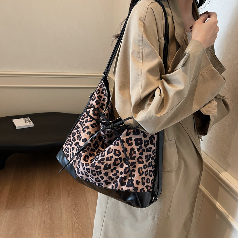Leopard Print Personality Large Capacity Fashion Backpack Three-purpose