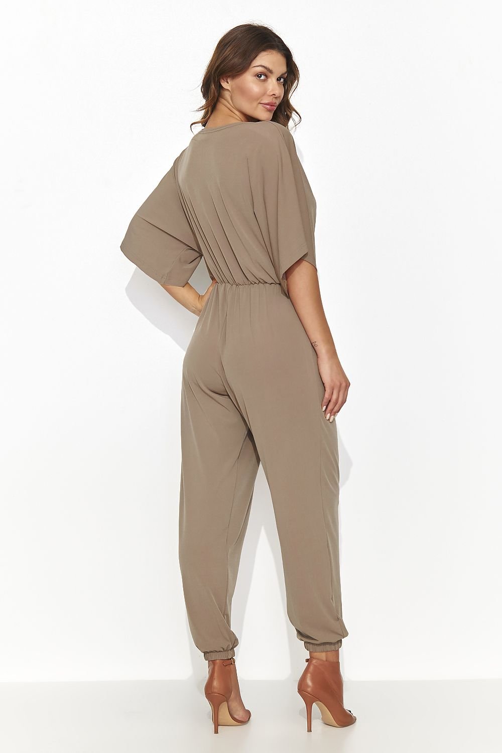 Suit model 192059 Numinou
