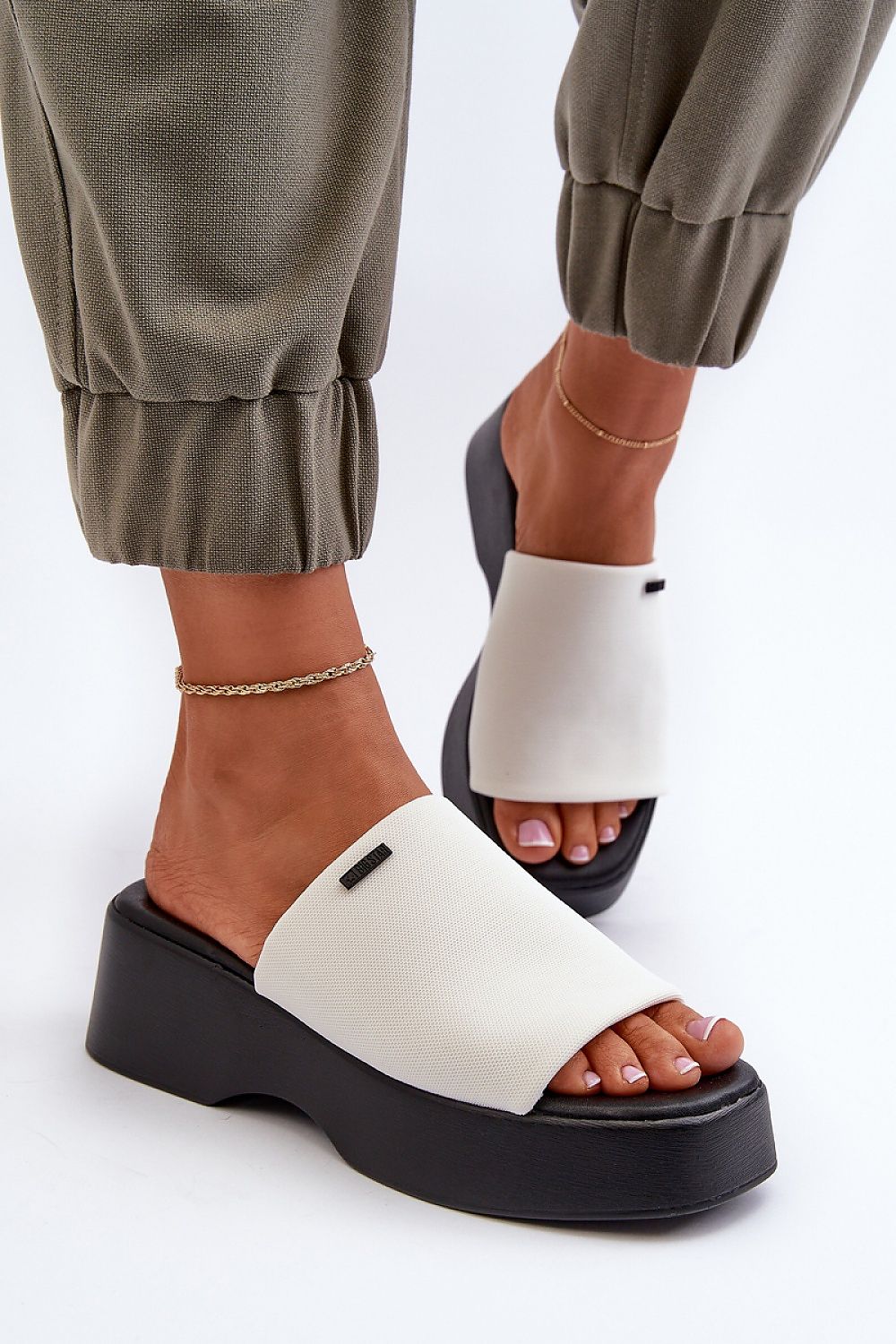 Flip-flops model 195293 Step in style