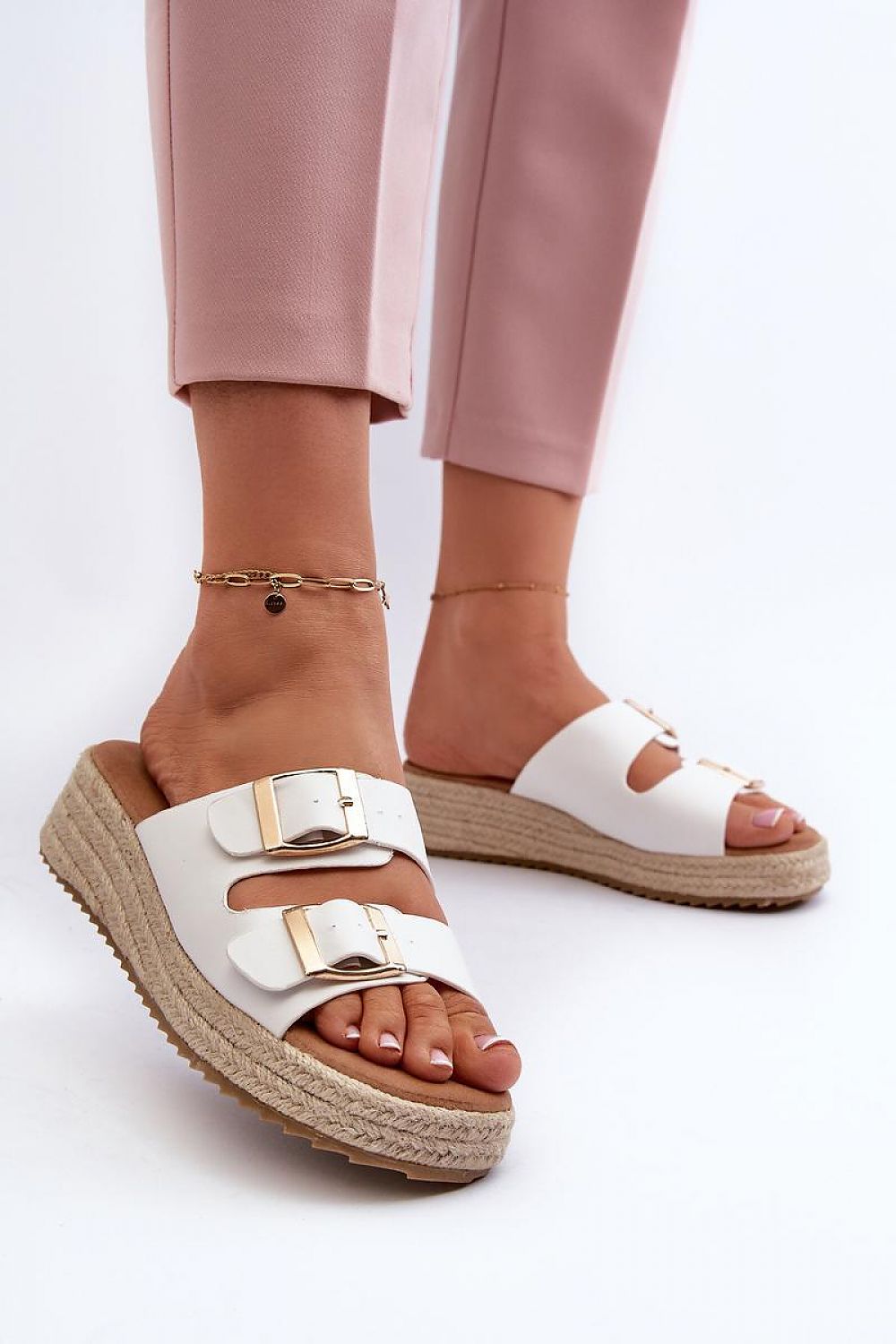 Flip-flops model 197421 Step in style