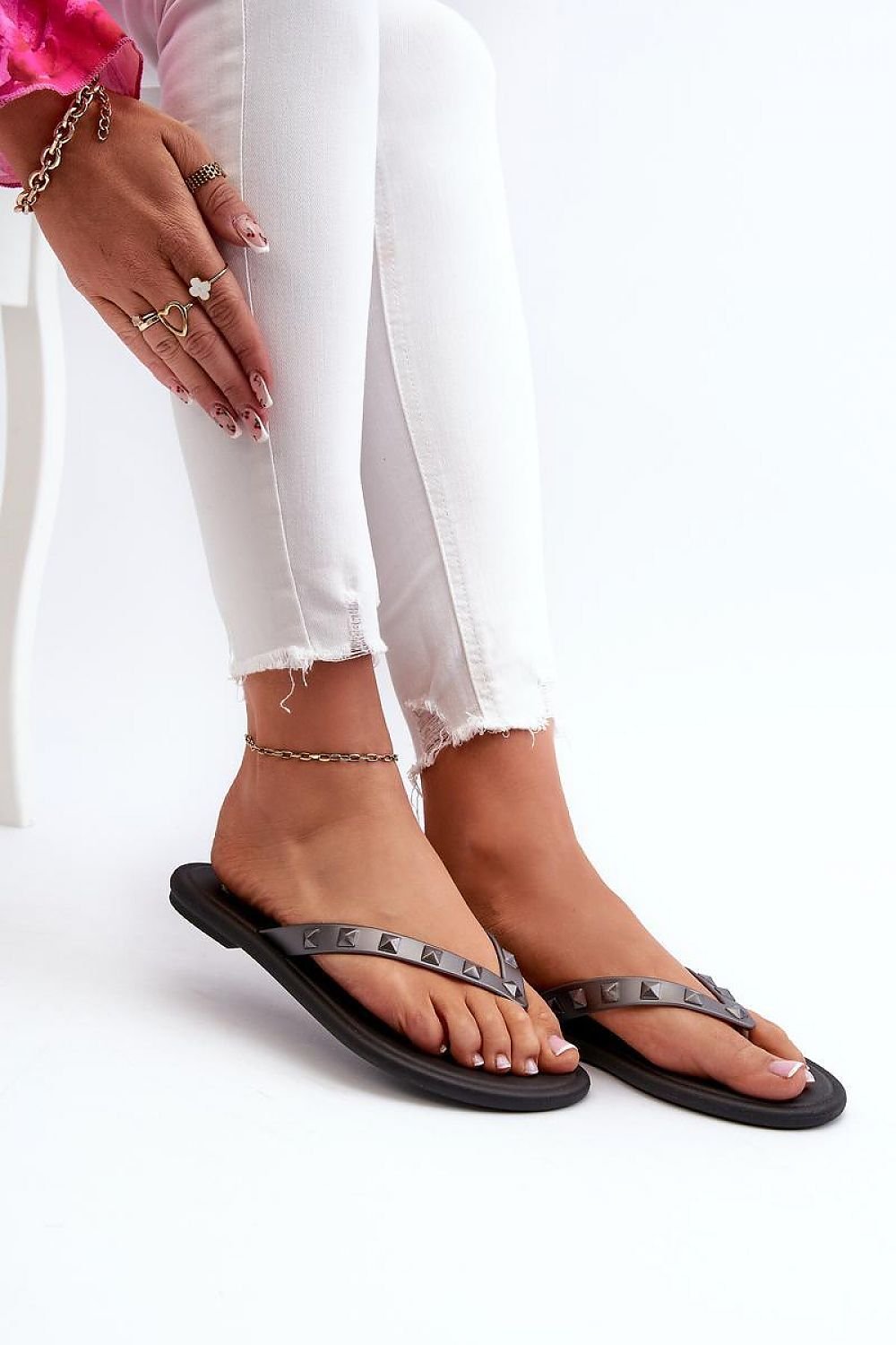 Japanese flip-flops model 197615 Step in style
