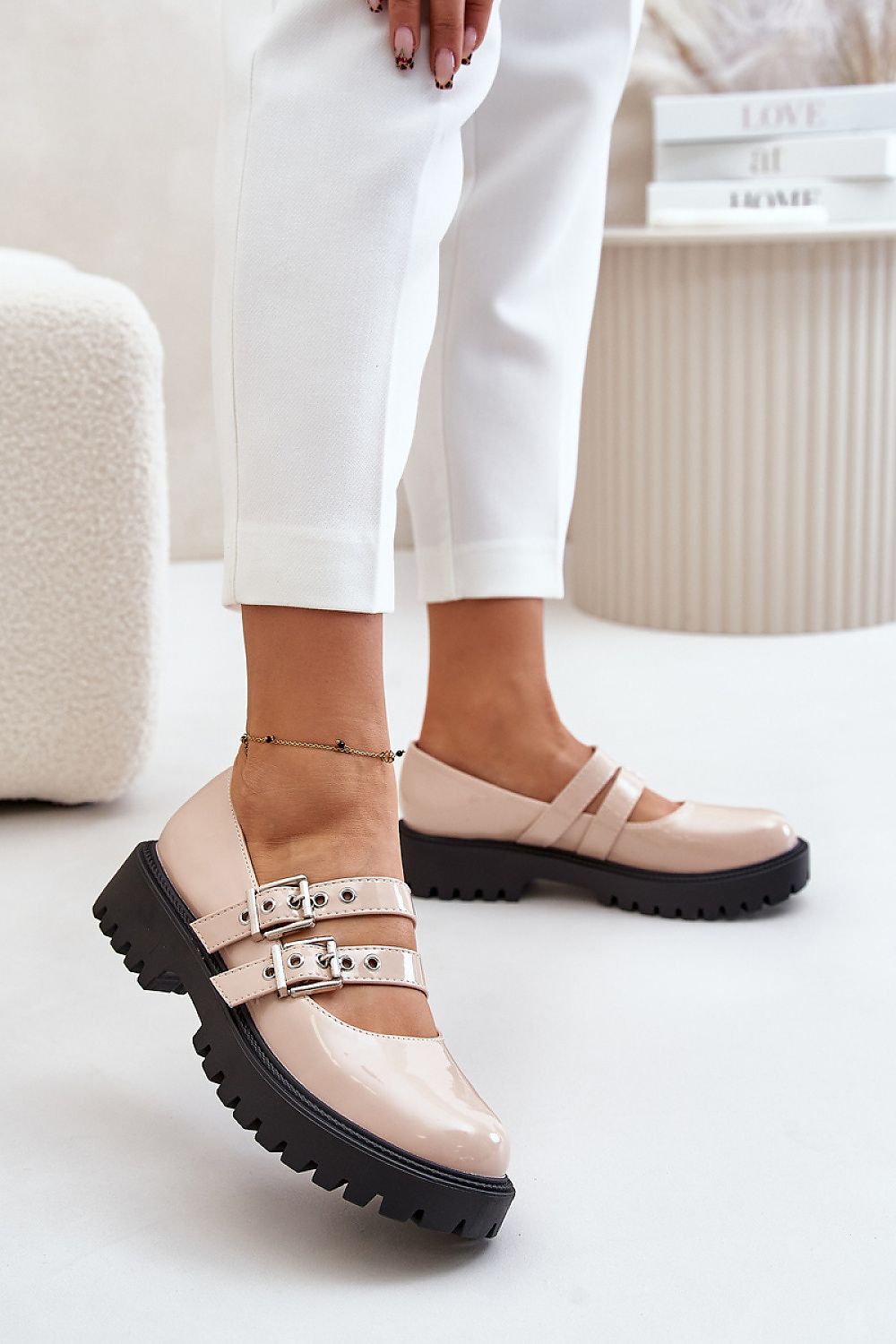 Low Shoes model 201032 Step in style