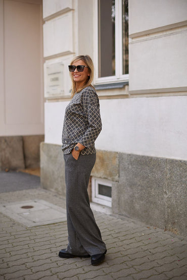 Women trousers model 201127 La Aurora