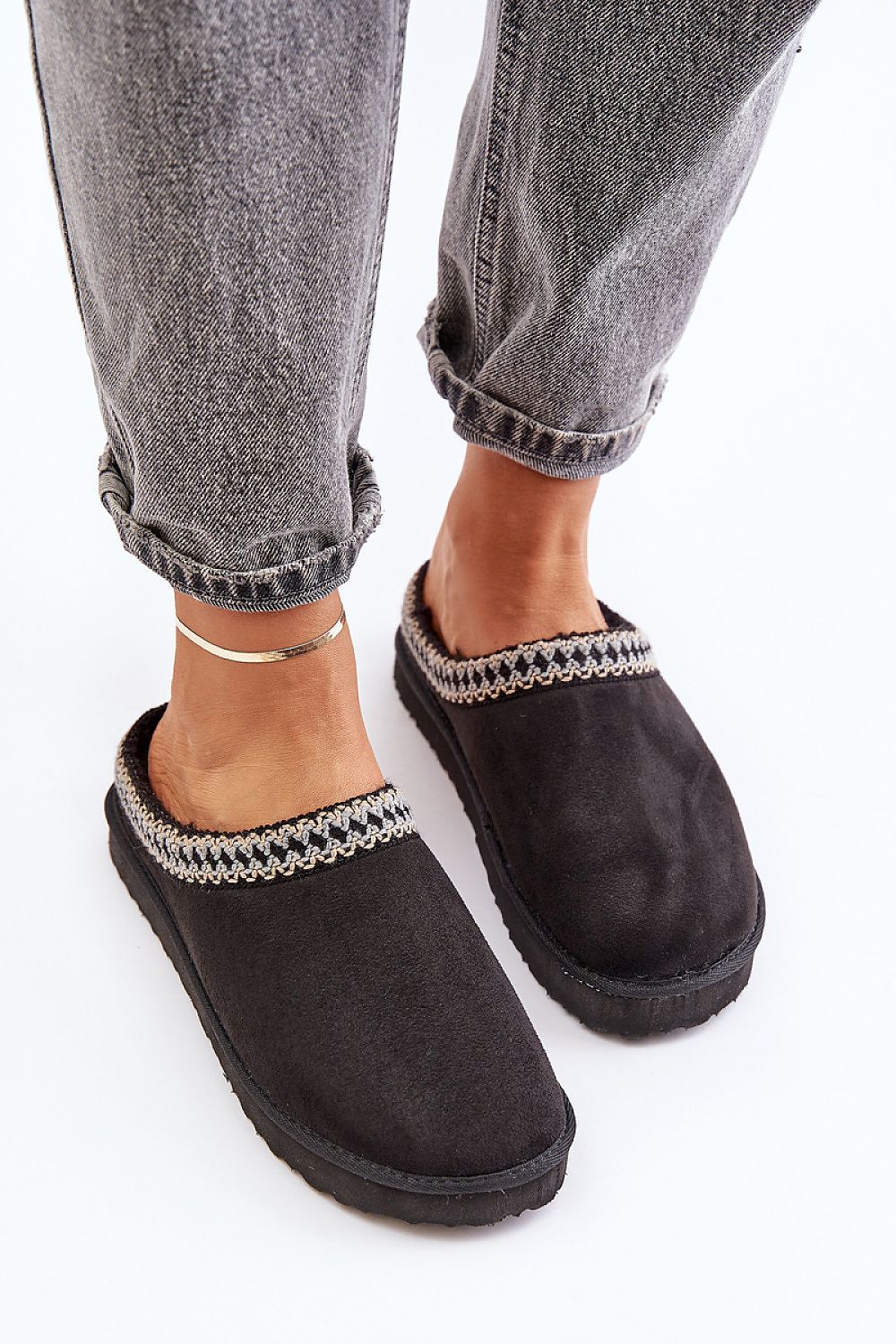 Slippers model 202661 Step in style