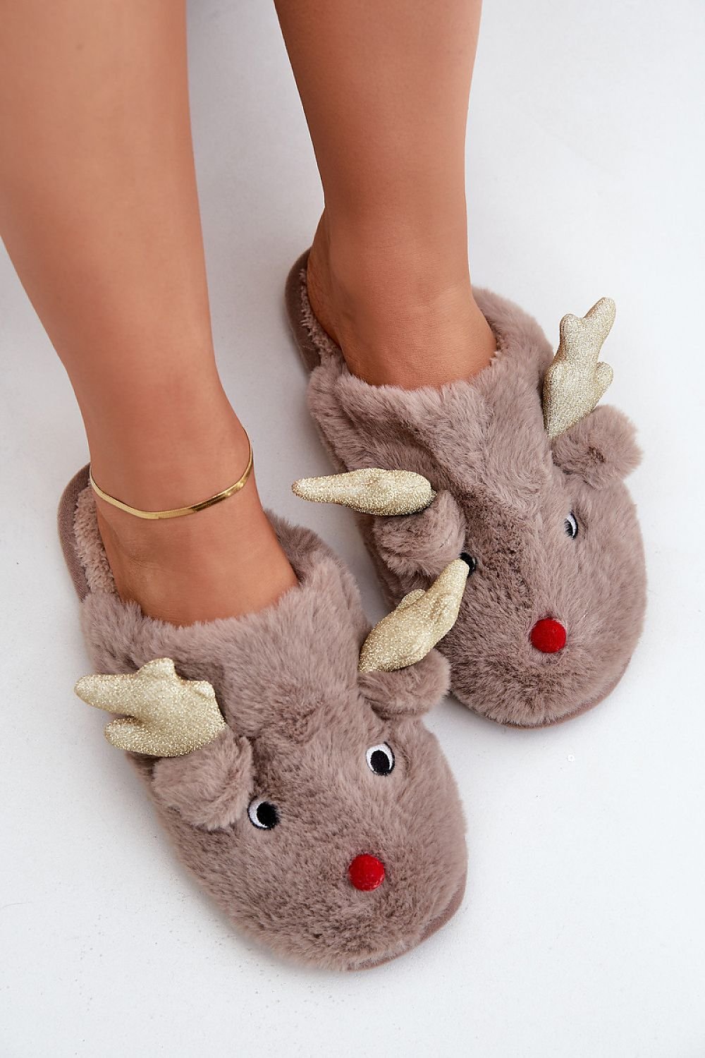 Slippers model 204646 Step in style