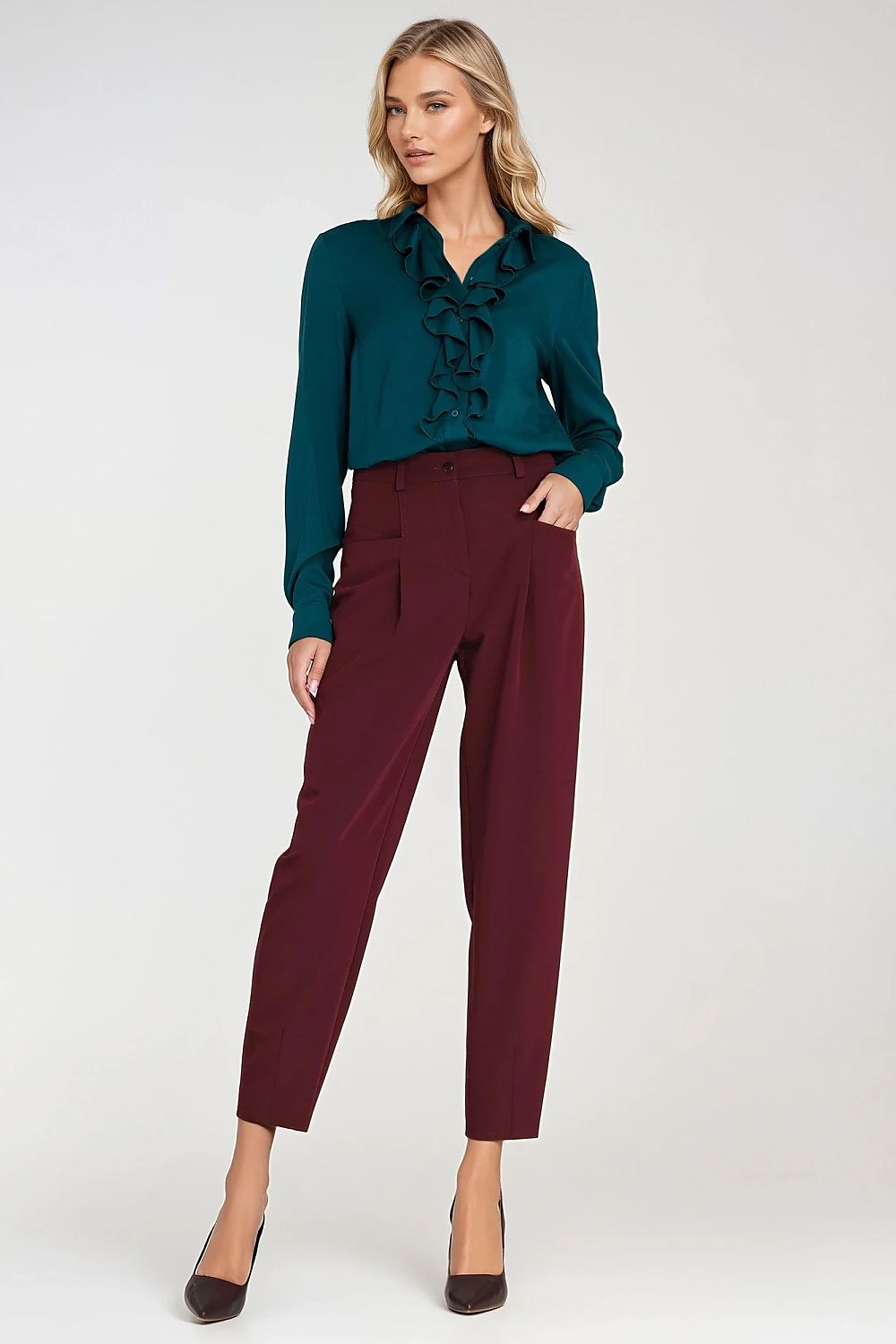  Women trousers model 219765 Nife 