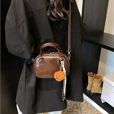 Women's  Shoulder Messenger Bag Portable And Fashion Handbag