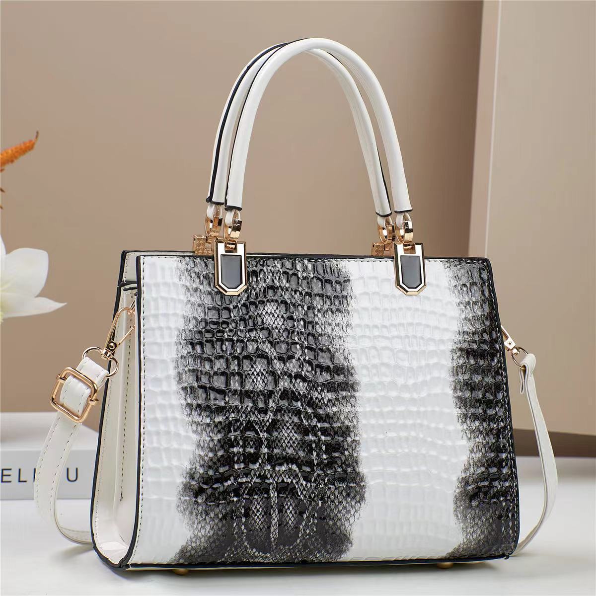 Large Capacity New Hand-carrying Women's Texture One Shoulder Mom Bag