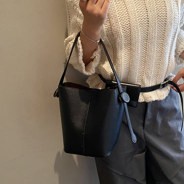 New Retro Simple Large Capacity High-grade Shoulder Messenger Bag